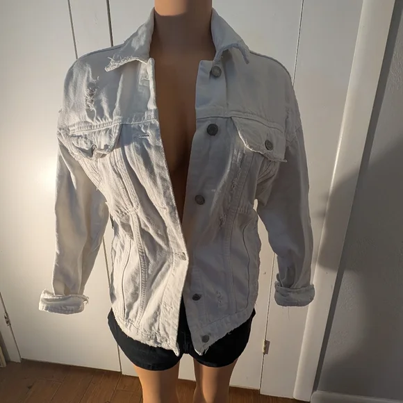 White denim jacket with a distressed look Size XS - Picture 1 of 6